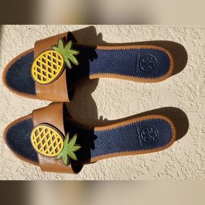 Tory Burch 9.5 Sandler with pi eapple